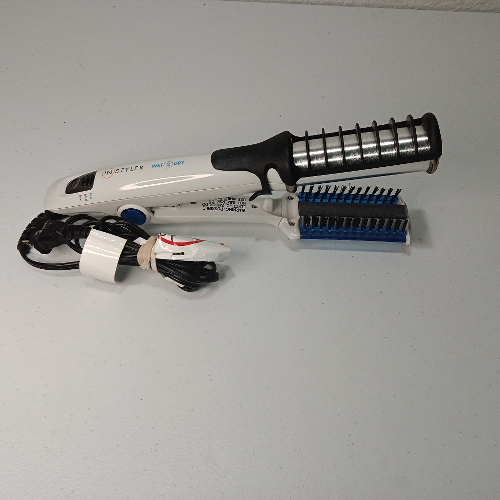 InStyler Wet to 2 Dry 1.25" Rotating Curling Iron & Heat ProtectorModel IS1001.1